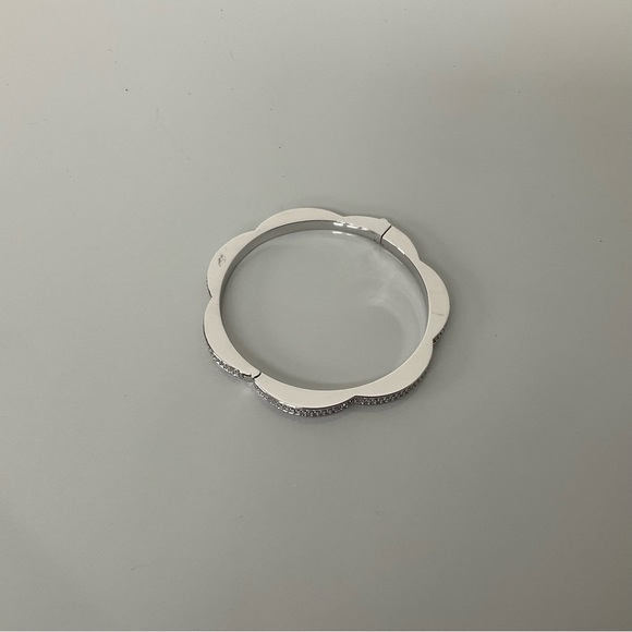 Kate Spade Hinged Silver Scallop Bracelet. - Picture 3 of 11